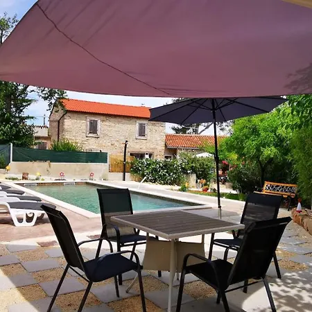 1 Eti And Mia House * Muntić